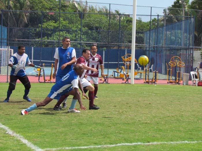 CONDOR E ELMO EMPATAM EM 2X2