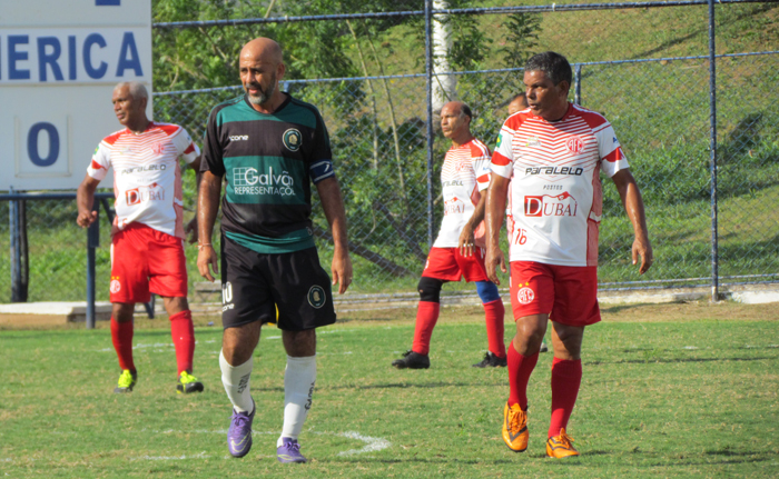 APEMO PAI (cinquentão) NÃO CONSEGUE SAIR DA MARCAÇÃO
