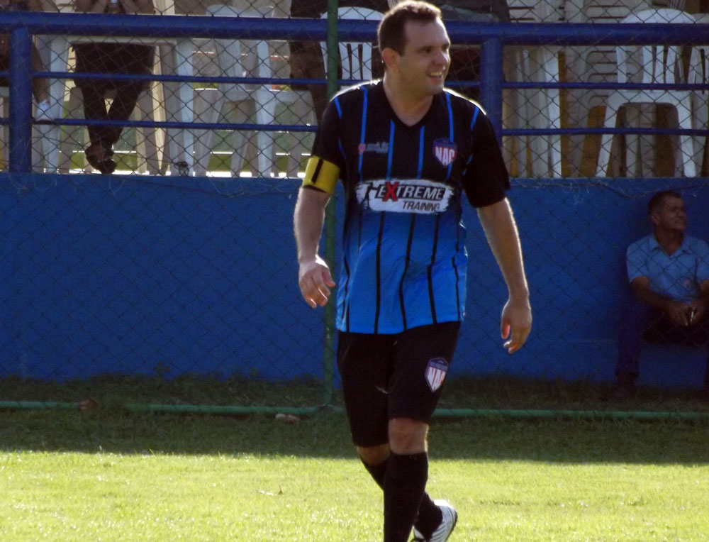 EXCADARIA SE DOBRA DIANTE DE LUÍS PAULO (APCEF)