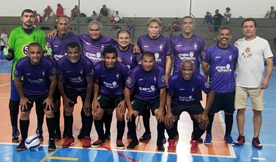 LIVERPOOL ESTREIA COM VITÓRIA E ASSUME LIDERANÇA. (APCEFMA)