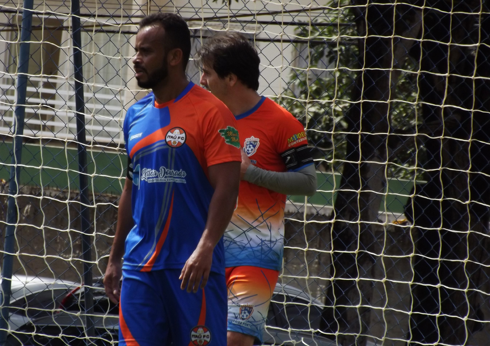 ITAÚ JOGA SOZINHO! (BANCÁRIOS)