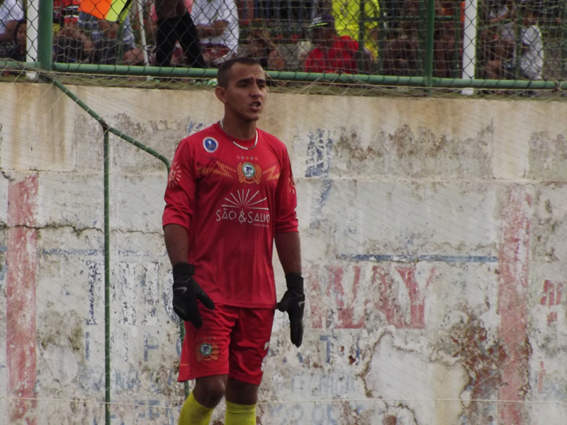 O ARQUEIRO CALDAS DO KSW, DEFENDENDO COMO GENTE GRANDE.