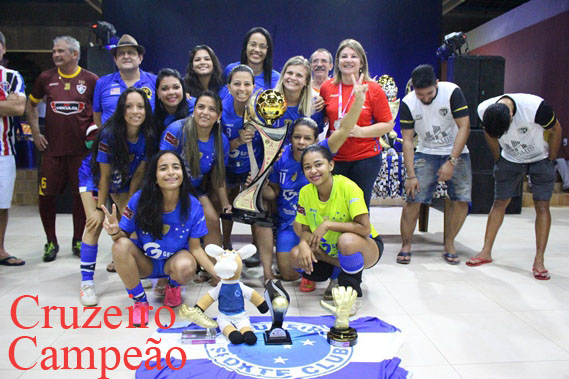 CRUZEIRO O MELHOR TIME DO FUTSAL FEMININO DA APCEF.