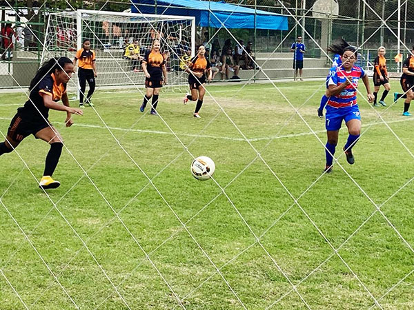 FUTEBOL FEMININO DÁ SHOW DE TALENTO NO CAMPEONATO DA APCEFMA
