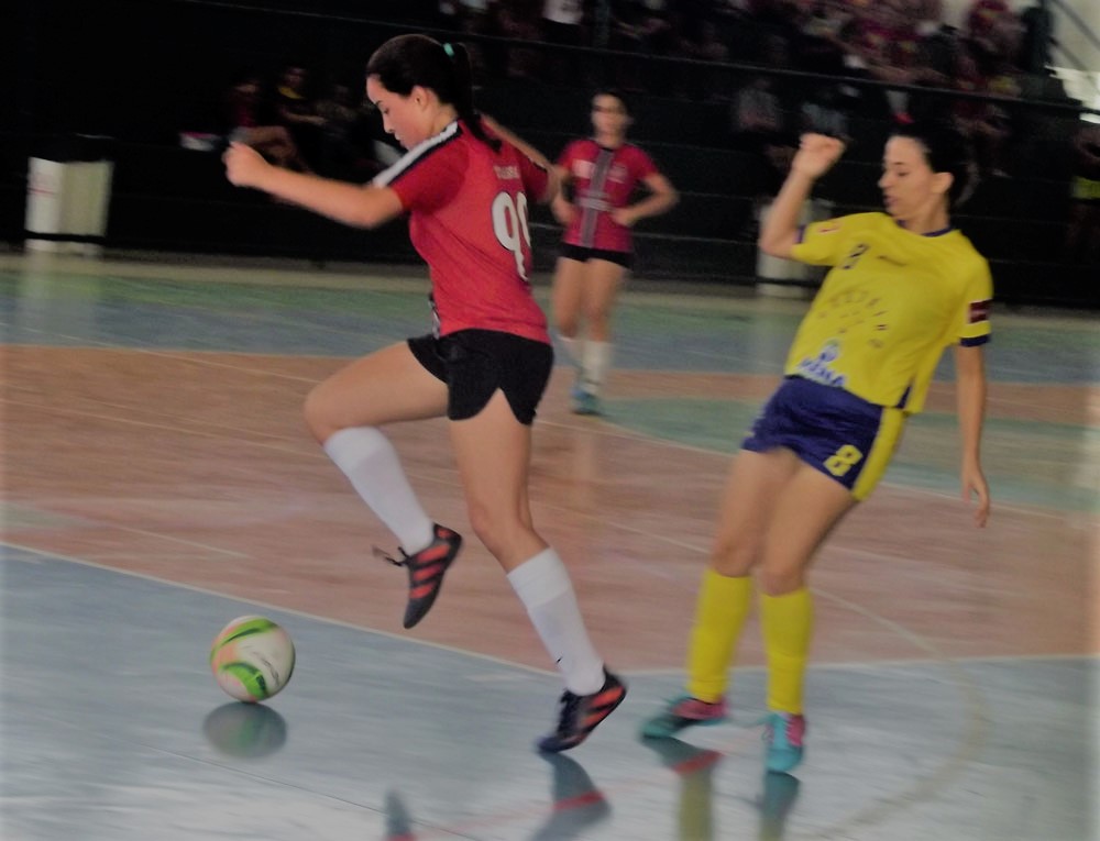 DOIS JOGOS ABRIRAM O II CAMPEONATO FEMININO DE FUTSAL (APCEF)