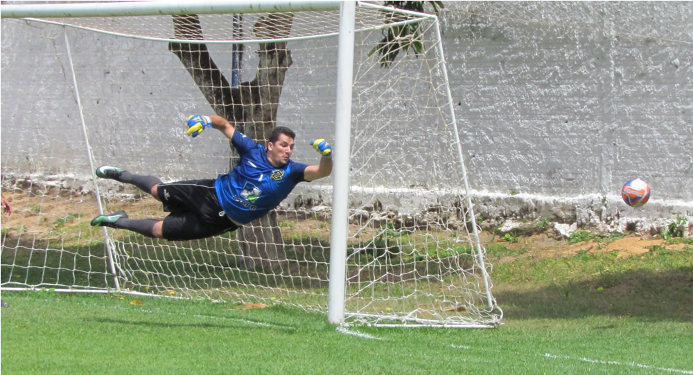 O GOLEIRO FÉLIX E O ATACANTE SAMUEL DÃO UM NOVO GÁS À EQUIPE (BANCÁRIOS)