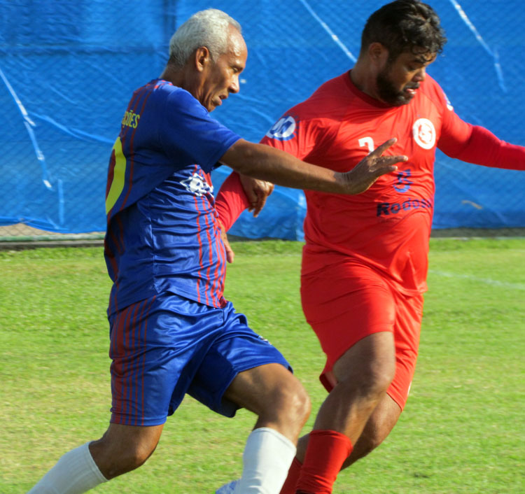 BAR 100 LONA SEDENTO DE GOL! (APCEF/MA)