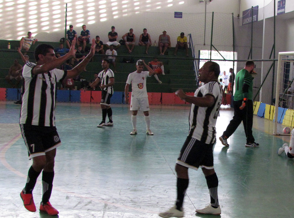 SANTOS DERROTA O ROMA POR 7X4! (APCEF- QUARENTÃO)