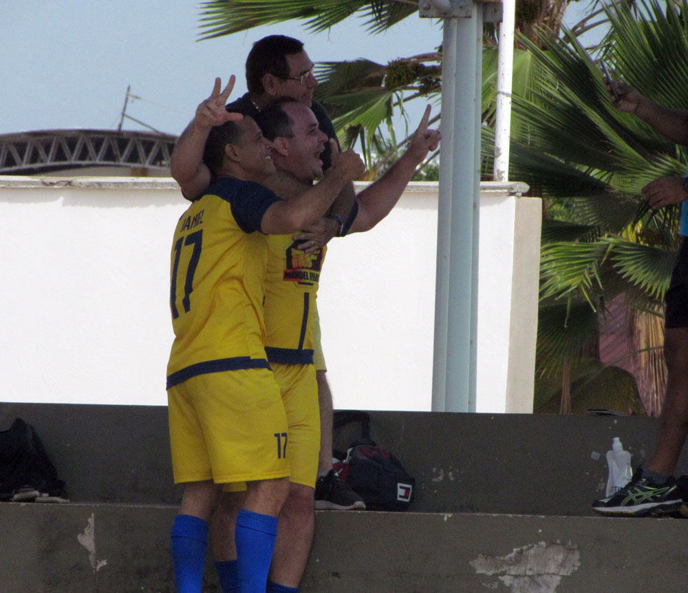 BATISTA 2002 ENTROU PARA O SELETO GRUPO DOS CAMPEÕES! (EX-ALUNOS BATISTA)