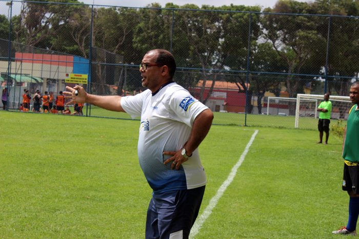 BRENO ESTREIA COM VITÓRIA