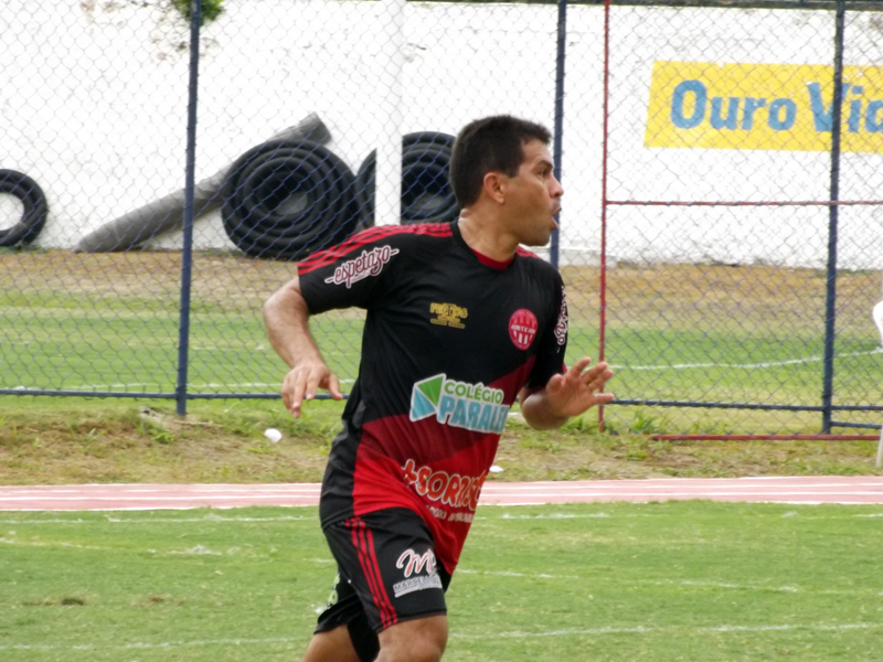Samir Nunes ajuda o americano a vencer!