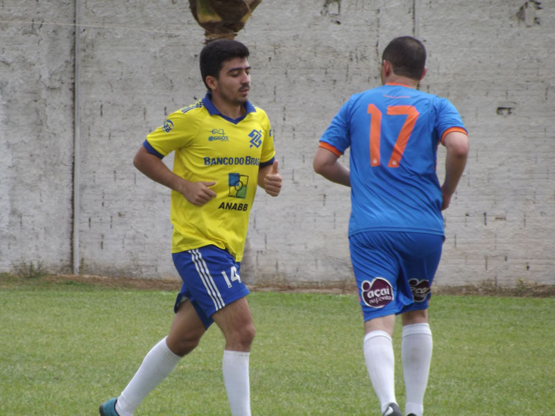 ARTHUR FERREIRA ABRIU CAMINHO PARA AS FINAIS
